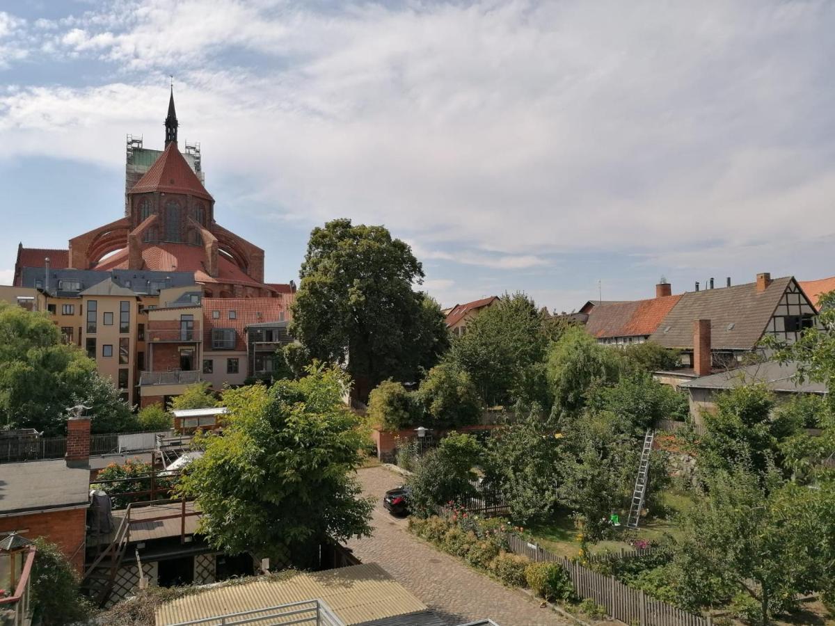 Townhouse Altstadt Wismar Upper Apartment Mit Zwei Terrassen Exterior photo