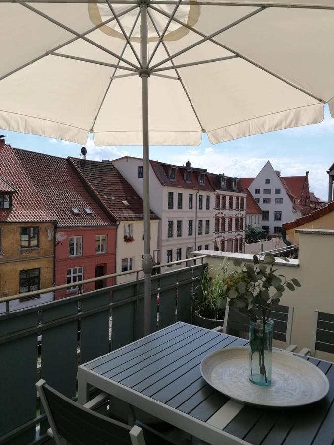 Townhouse Altstadt Wismar Upper Apartment Mit Zwei Terrassen Exterior photo